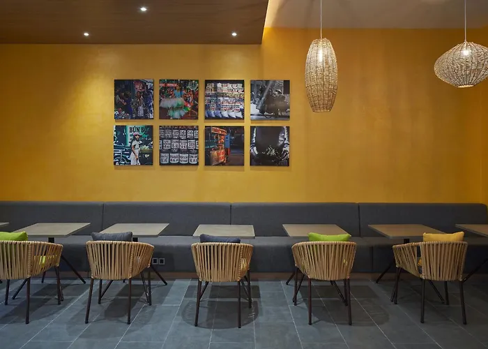 Holiday Inn & Suites Saigon Airport By IhgAirport Hotel